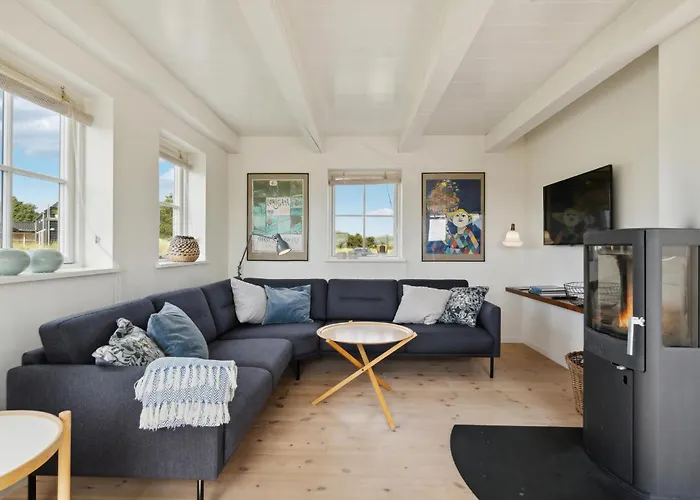 2 Bedroom Stunning In *
