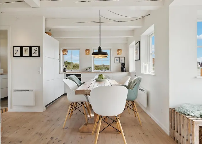 2 Bedroom Stunning In *