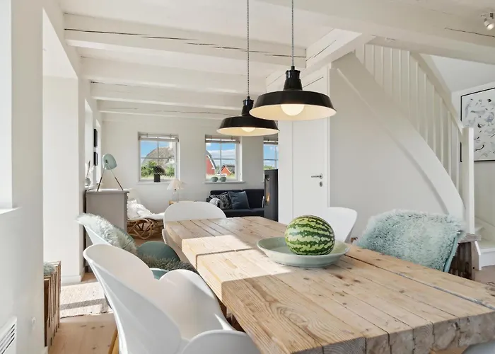 2 Bedroom Stunning In Сasa de vacaciones Blåvand